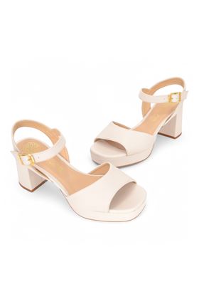Sandalo donna in pelle colore avorio. UNISA | NEPELLE IVORY